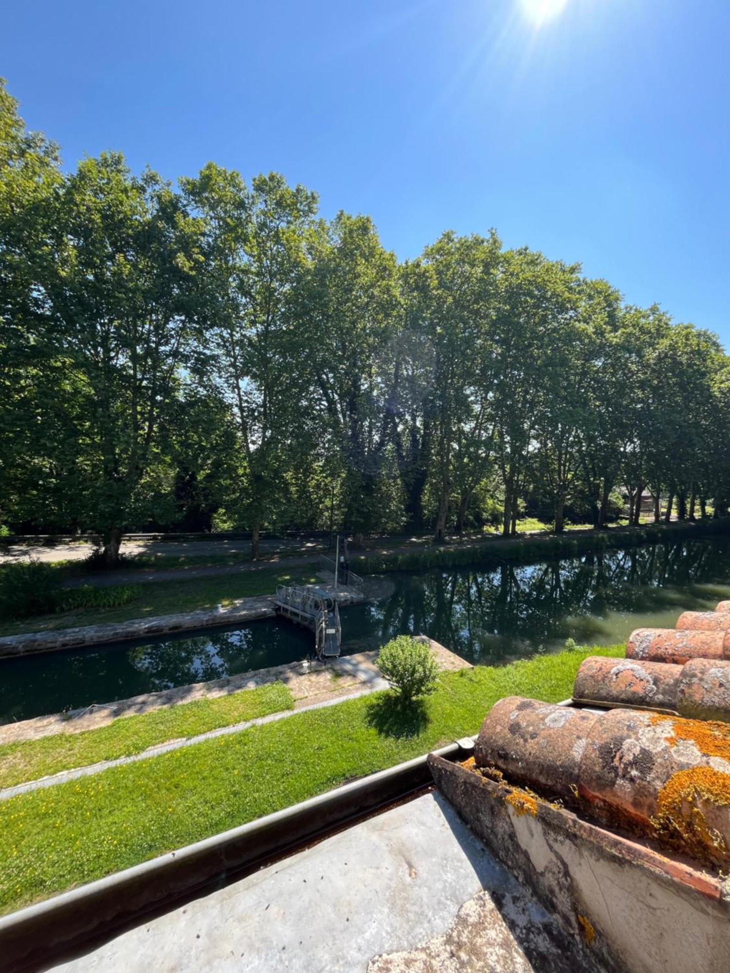 Gite Le Coup De Pompe Ecluse 47 Meilhan-sur-Garonne Exteriör bild